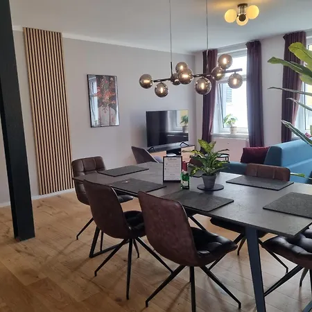 Maremar - Style-loft Am Ferberturm - 2 Schlafzimmer - Luxus Boxspringbett - Arbeitsplaetze - Highspeed Wlan 아파트 *